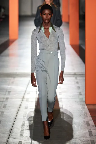 Look 19